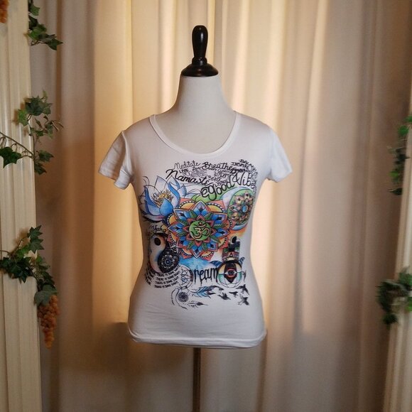 Fashion Tops - Fashion ladies white T shirt very soft s XL med fit NWOT